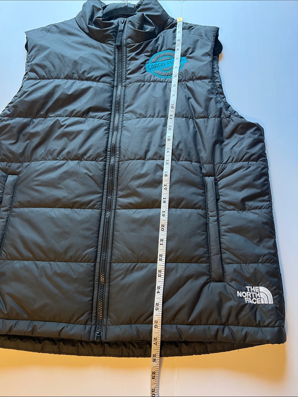 The North Face Black Quilted Insulated Puffer Vest with Turquoise Logo L EUC - Picture 7 of 8
